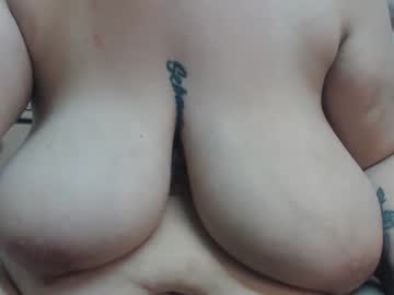 Couple_Milk_R Chaturbate stream image from April 23, 2025