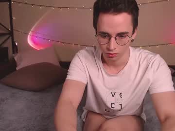 Dontknowloool Chaturbate stream image from April 23, 2025