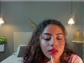 Yaya23x Chaturbate stream image from April 23, 2025