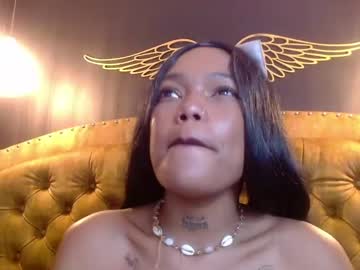 Crystalbrooke3x Chaturbate stream image from April 23, 2025