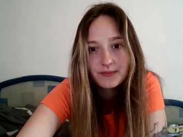 Emmacute200 Chaturbate stream image from April 23, 2025