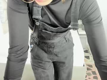 Nina_Pons Chaturbate stream image from April 23, 2025