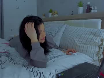 Ayra1x1 Chaturbate stream image from April 23, 2025