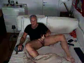 Camunication Chaturbate stream image from April 23, 2025