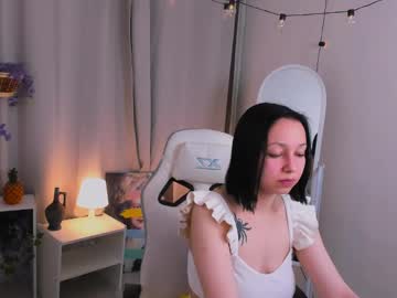 Emmarileey Chaturbate stream image from April 23, 2025