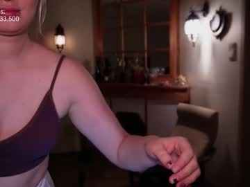 Foxfrromearth Chaturbate stream image from April 23, 2025