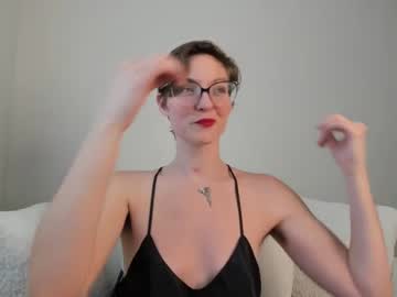 Madammezusa Chaturbate stream image from April 23, 2025