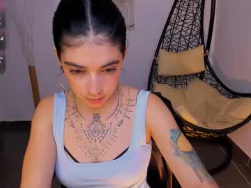 Ninamonroee Chaturbate stream image from April 23, 2025