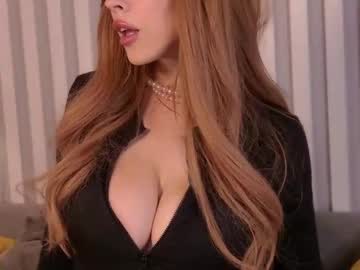 Siennawave Chaturbate stream image from April 23, 2025
