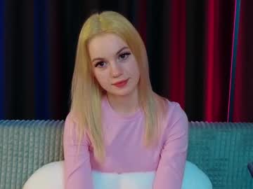 Claire_Davice Chaturbate stream image from April 23, 2025