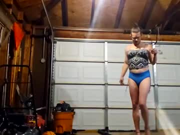 Mich3lle_Moxi3 Chaturbate stream image from April 24, 2025