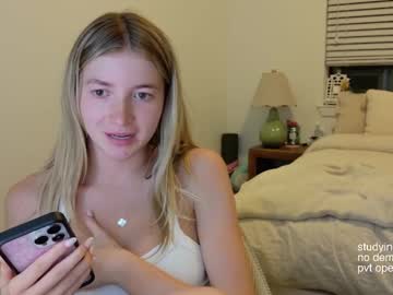 Jadewilkinson Chaturbate stream image from April 24, 2025