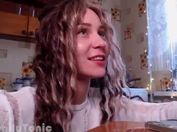 Yourdailytonic Chaturbate stream image from April 24, 2025