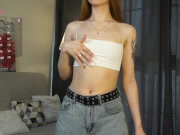 Beverlyvega Chaturbate stream image from April 24, 2025