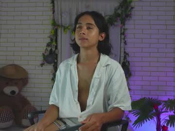 Alexiis_29 Chaturbate stream image from April 24, 2025
