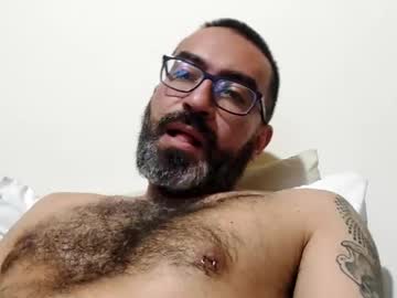 Luis2988z Chaturbate stream image from April 24, 2025