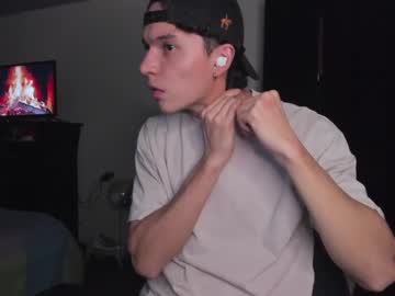 Mastrangelo_X Chaturbate stream image from April 24, 2025