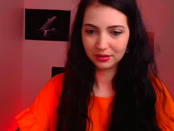 Camilla_More Chaturbate stream image from April 24, 2025