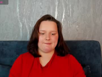 Cream_Raspberryy Chaturbate stream image from April 24, 2025