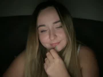 Lucylavender444 Chaturbate stream image from April 24, 2025