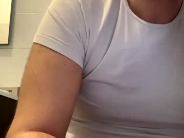 Tbest1986 Chaturbate stream image from April 24, 2025