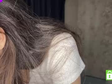Charming_Melody Chaturbate stream image from April 24, 2025