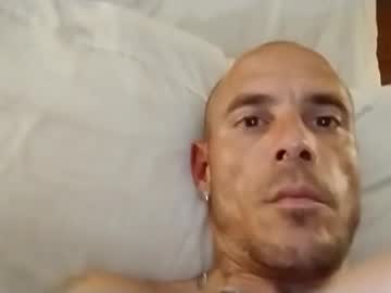 Destinkelley1 Chaturbate stream image from April 24, 2025
