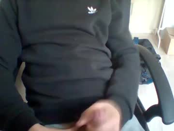 Refar12 Chaturbate stream image from April 24, 2025