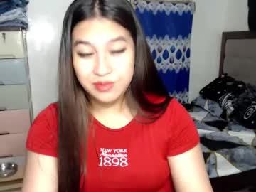 Urasiangirl_Crizelxxx Chaturbate stream image from April 24, 2025