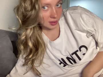 Angel_From_Sky Chaturbate stream image from April 24, 2025
