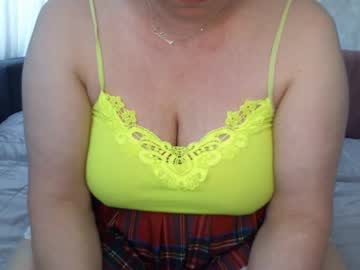 Hairy_Vi Chaturbate stream image from April 24, 2025