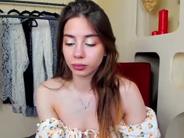 Luci_Cute1 Chaturbate stream image from April 24, 2025