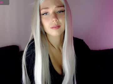 Pervyblonde Chaturbate stream image from April 24, 2025