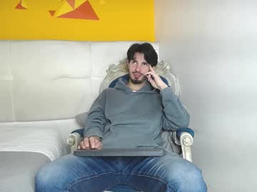 Liamluxe Chaturbate stream image from April 24, 2025