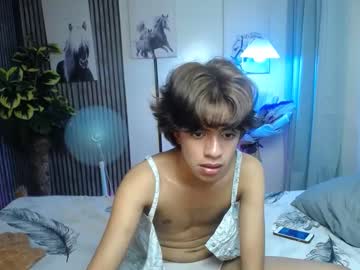 Lluv_Trix Chaturbate stream image from April 24, 2025