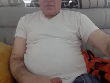 Pussylickersub1 Chaturbate stream image from April 24, 2025