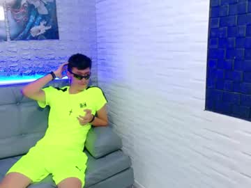 Rayan_Stars Chaturbate stream image from April 24, 2025