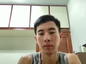 Zseszsesz Chaturbate stream image from April 24, 2025