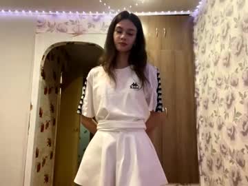 Gladysbanbury Chaturbate stream image from April 24, 2025