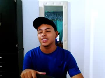 Pretty_Anonimuszzx Chaturbate stream image from April 24, 2025