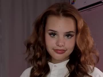 Sunnycurls Chaturbate stream image from April 24, 2025