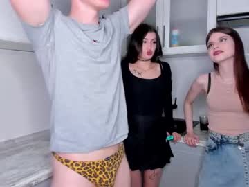 Flower_Of_Youth Chaturbate stream image from April 24, 2025