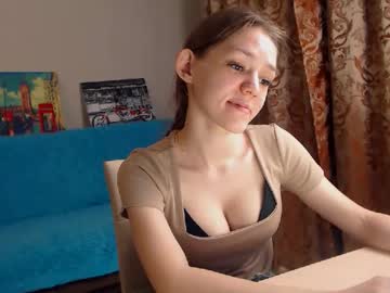 Kiralovly Chaturbate stream image from April 24, 2025