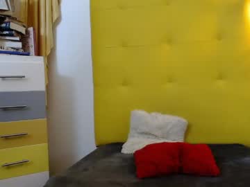 Tulunaroja Chaturbate stream image from April 24, 2025