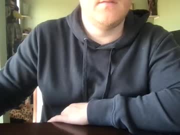 Aroney87 Chaturbate stream image from April 24, 2025