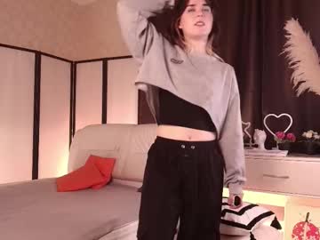 Diannekinly Chaturbate stream image from April 24, 2025
