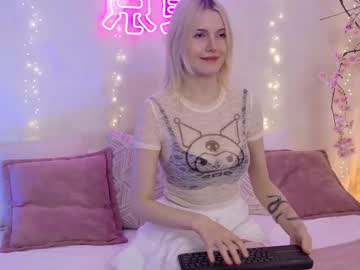 Nellloyns Chaturbate stream image from April 24, 2025