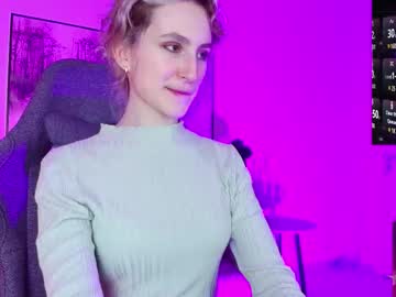 Luxrayi Chaturbate stream image from April 24, 2025