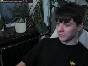 Whiteegrimm Chaturbate stream image from April 24, 2025