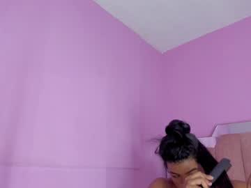 Emma_033 Chaturbate stream image from April 24, 2025